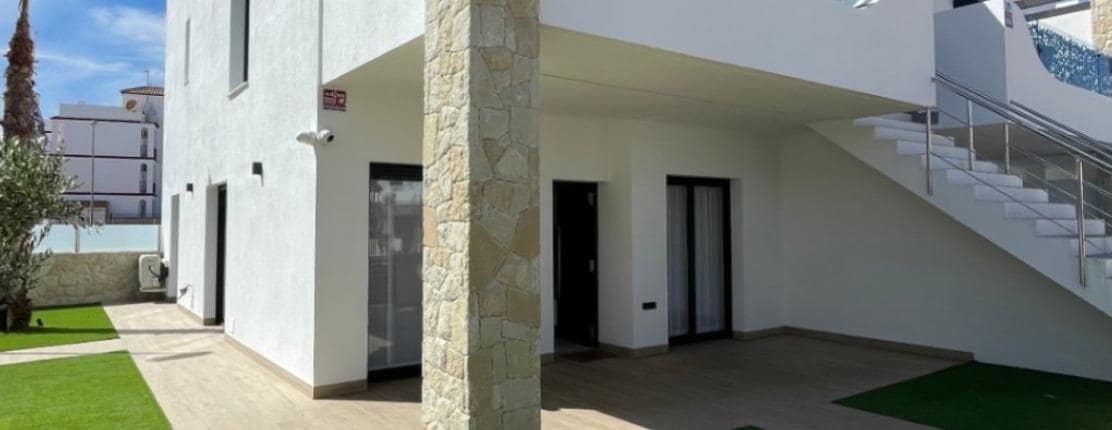 2 bedroom Bungalow for sale in Villamartin with pool - € 260,000 (Ref: 9171728)