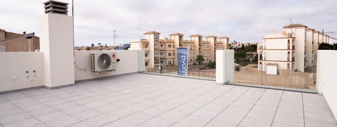 2 bedroom Bungalow for sale in Villamartin with pool - € 260,000 (Ref: 9171728)