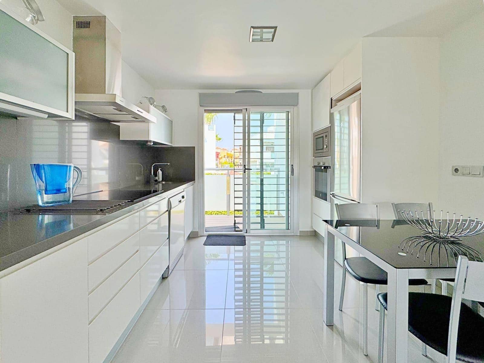 2 makuuhuone Kattohuoneisto myytävänä paikassa Orihuela Costa mukana uima-altaan - 279 000 € (Ref: 9188635)