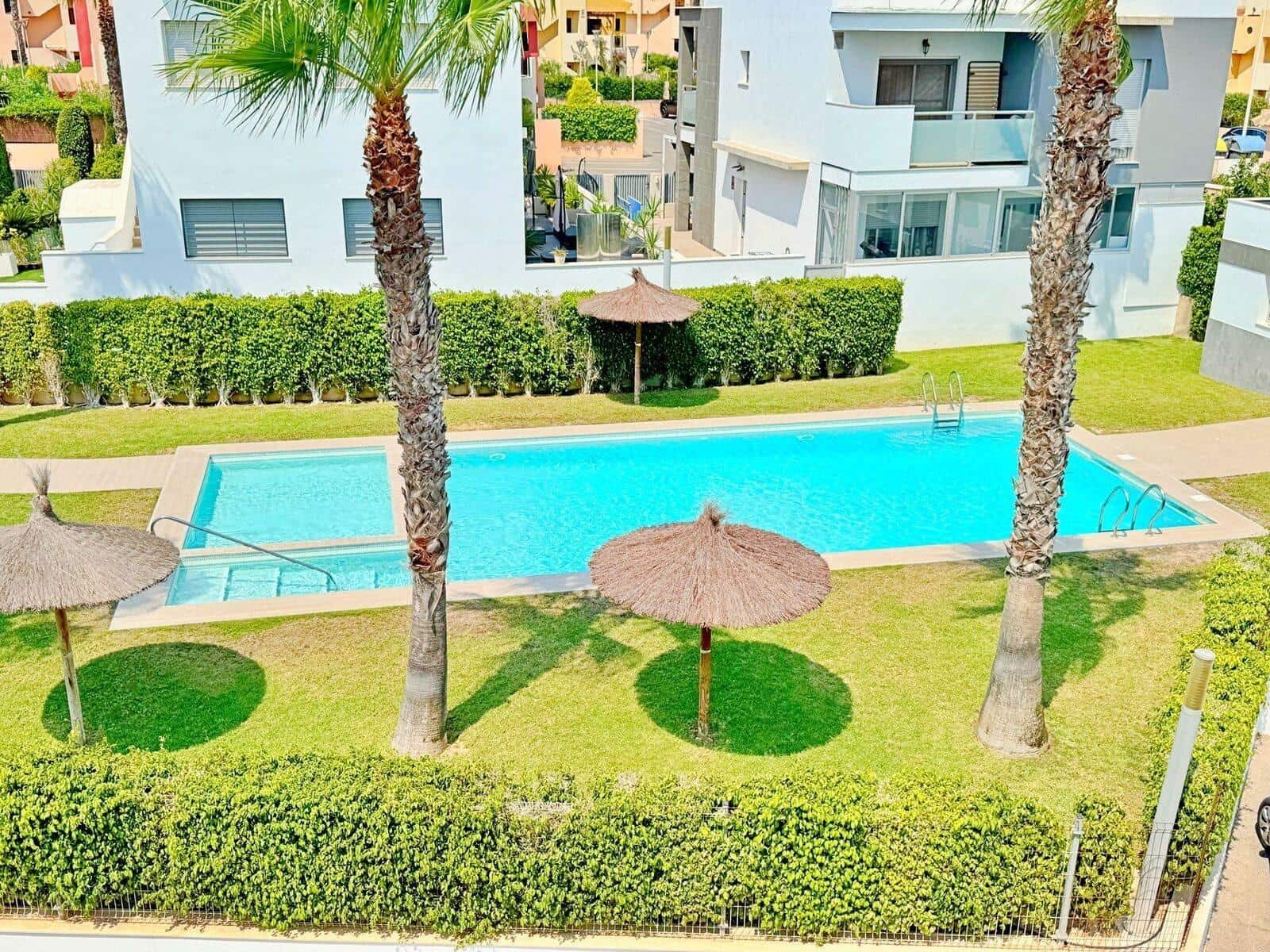 2 makuuhuone Kattohuoneisto myytävänä paikassa Orihuela Costa mukana uima-altaan - 279 000 € (Ref: 9188635)