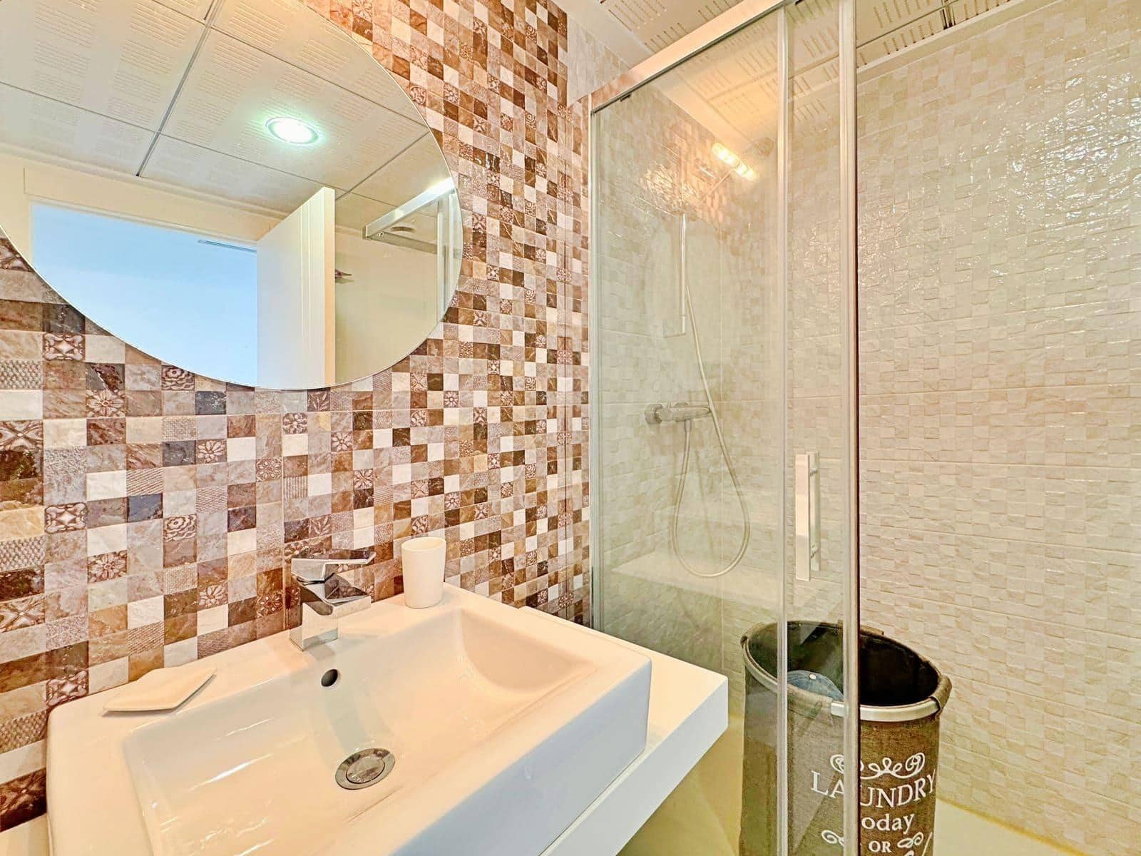 2 makuuhuone Kattohuoneisto myytävänä paikassa Orihuela Costa mukana uima-altaan - 279 000 € (Ref: 9188635)