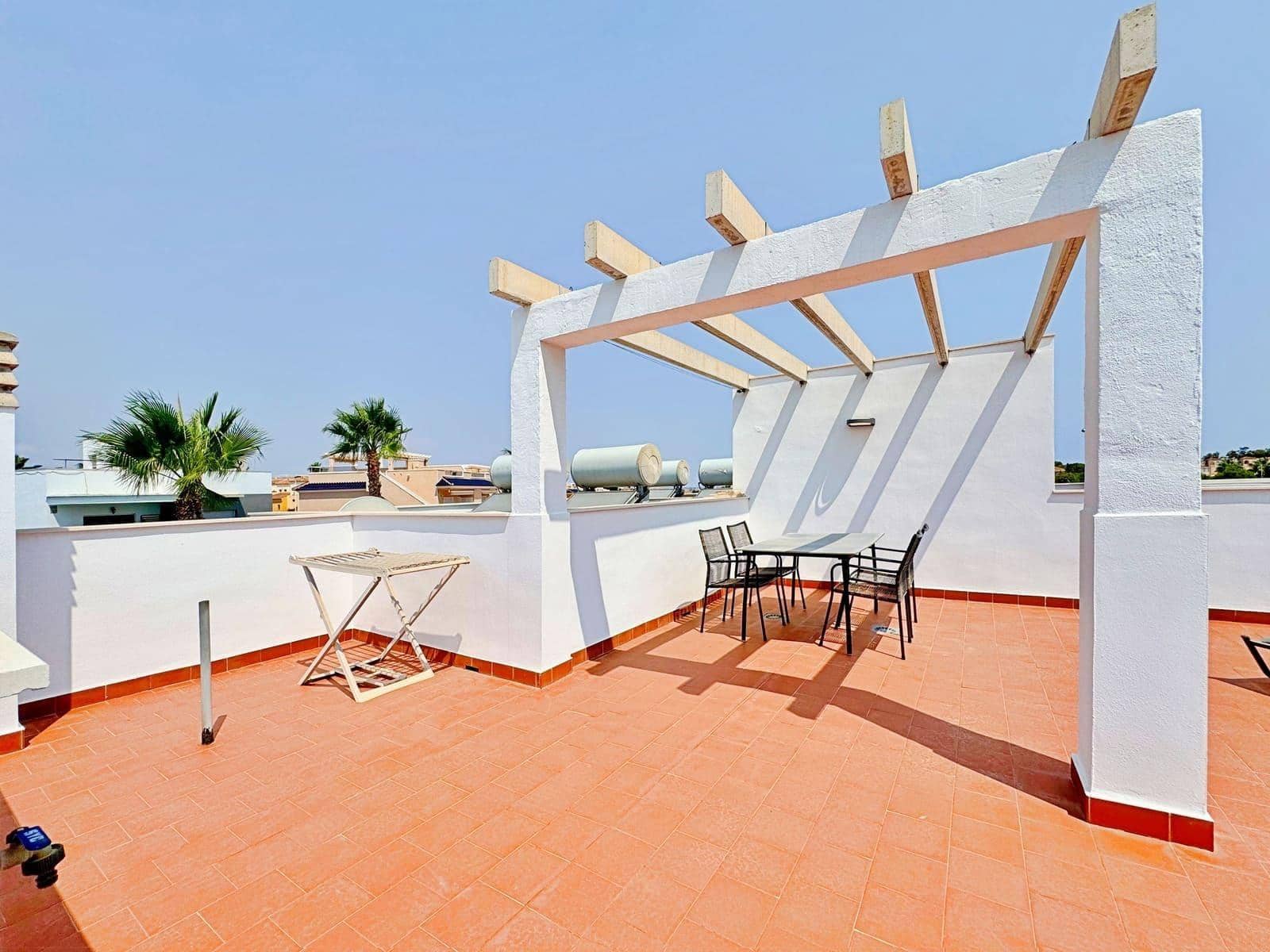 2 makuuhuone Kattohuoneisto myytävänä paikassa Orihuela Costa mukana uima-altaan - 279 000 € (Ref: 9188635)