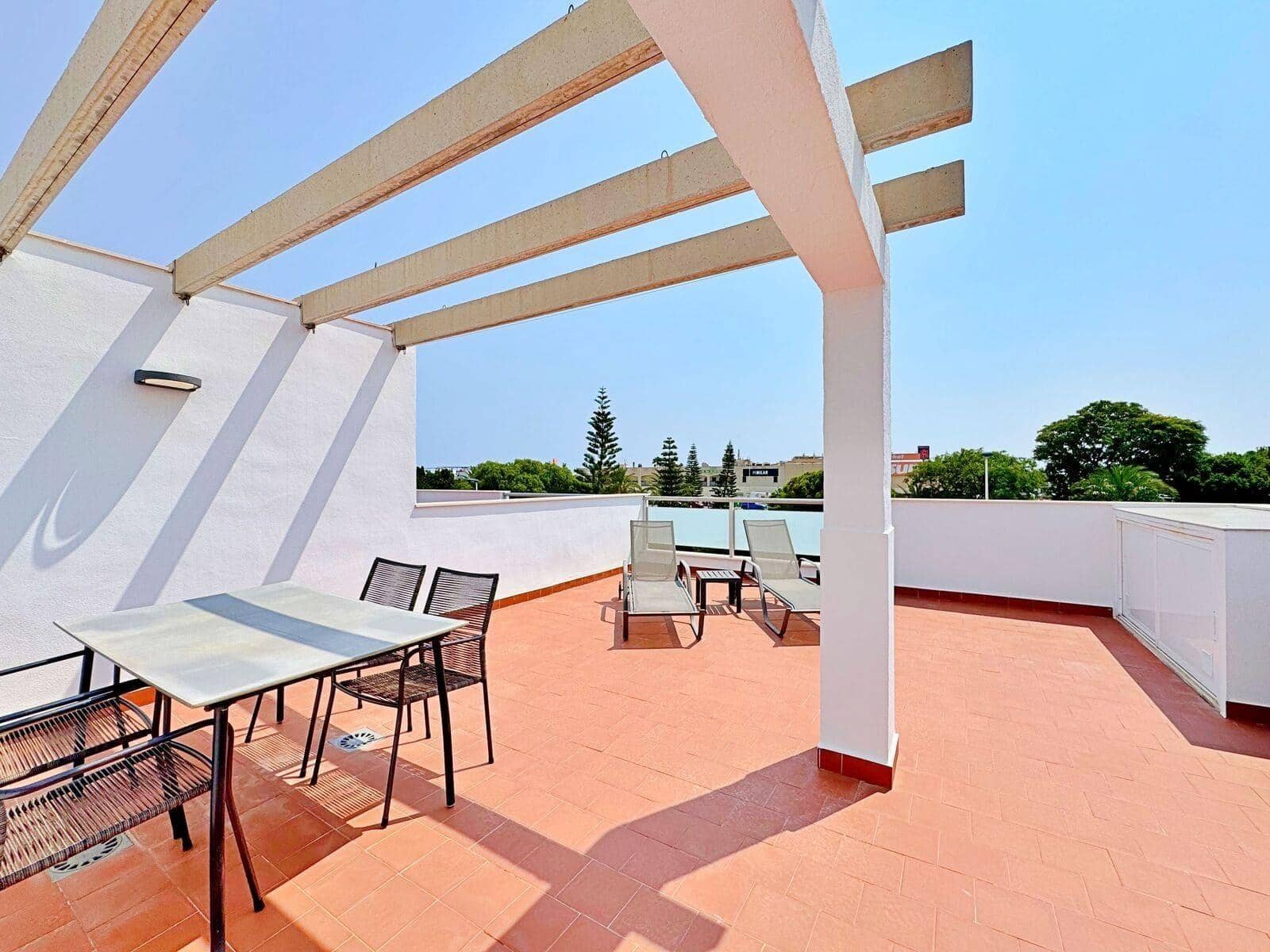 2 makuuhuone Kattohuoneisto myytävänä paikassa Orihuela Costa mukana uima-altaan - 279 000 € (Ref: 9188635)