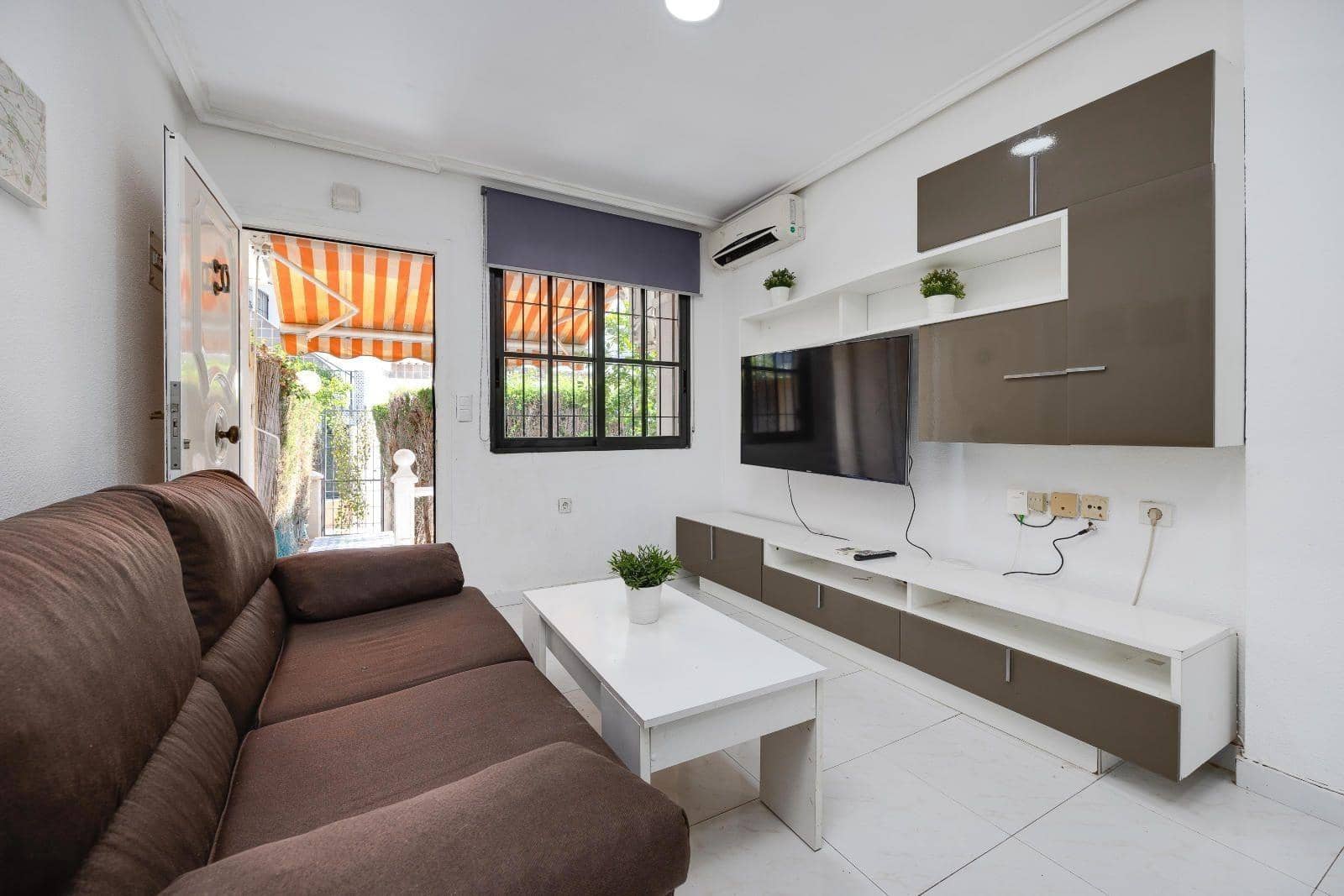 2 slaapkamer Appartement te koop in Punta Prima met zwembad - € 174.969 (Ref: 9188636)