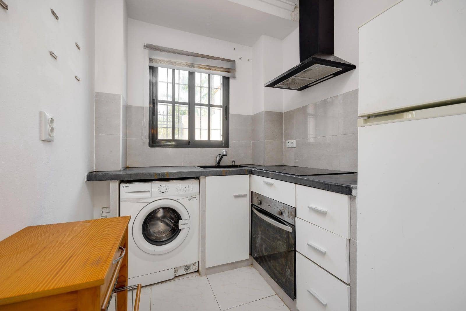 2 slaapkamer Appartement te koop in Punta Prima met zwembad - € 174.969 (Ref: 9188636)