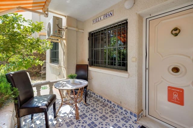 2 slaapkamer Appartement te koop in Punta Prima, Torrevieja met zwembad - € 174.969 (Ref: 9188636)