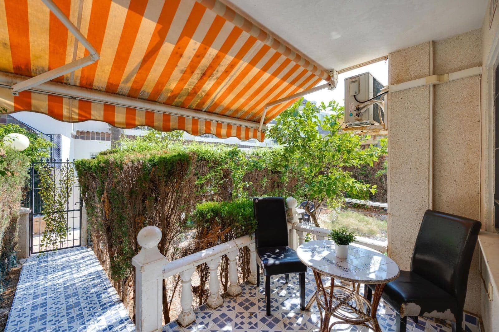 2 slaapkamer Appartement te koop in Punta Prima met zwembad - € 174.969 (Ref: 9188636)