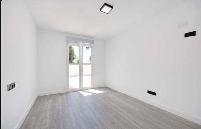 4 Zimmer Villa zu verkaufen in El Chaparral - La Siesta - La Torreta, Torrevieja mit Pool - 432.000 € (Ref: 9189189)