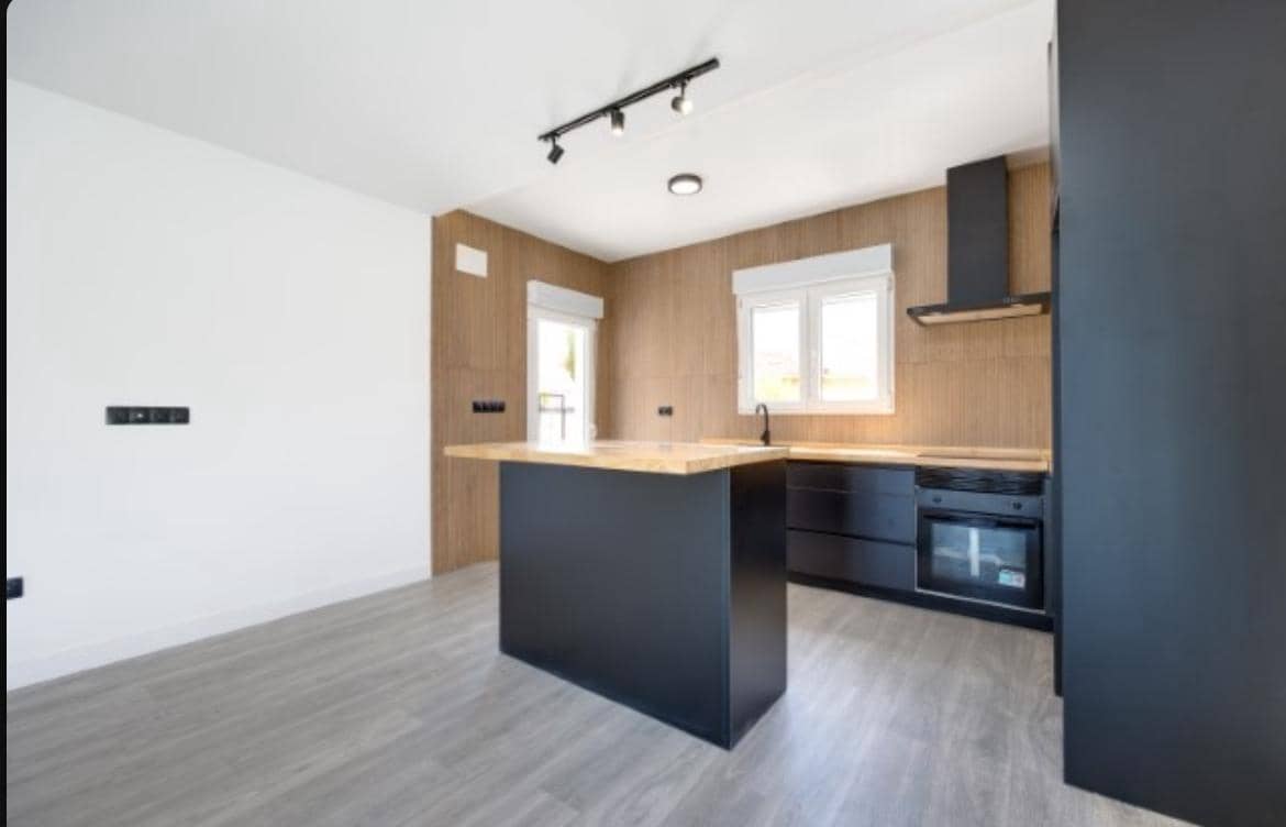 4 slaapkamer Villa te koop in Torrevieja met zwembad - € 432.000 (Ref: 9189189)