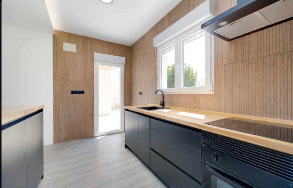 4 slaapkamer Villa te koop in Torrevieja met zwembad - € 432.000 (Ref: 9189189)