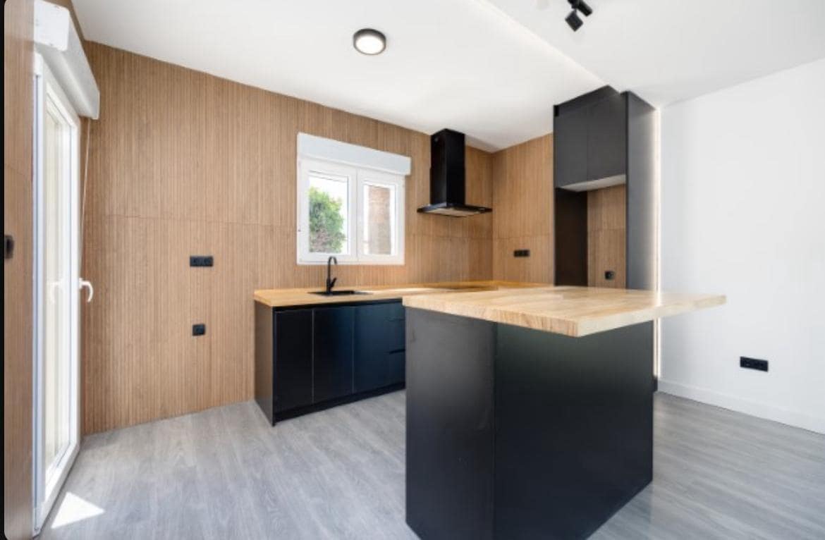 4 slaapkamer Villa te koop in Torrevieja met zwembad - € 432.000 (Ref: 9189189)