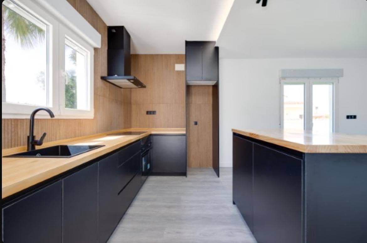 4 slaapkamer Villa te koop in Torrevieja met zwembad - € 432.000 (Ref: 9189189)