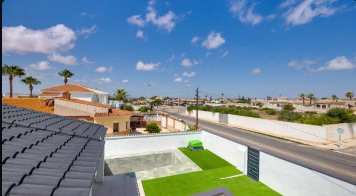 4 slaapkamer Villa te koop in Torrevieja met zwembad - € 432.000 (Ref: 9189189)