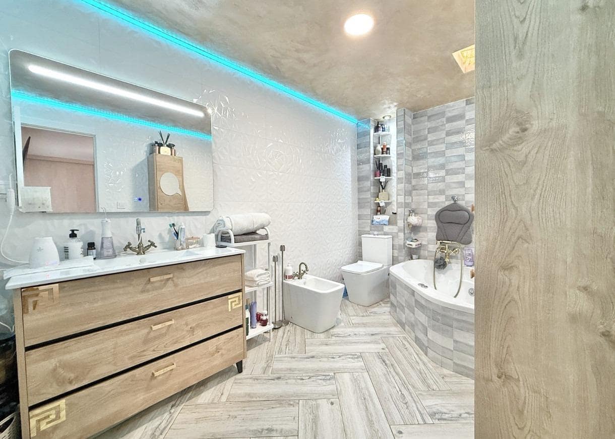 1 quarto Bungalow para venda em Torrevieja com garagem - 98 000 € (Ref: 9192541)