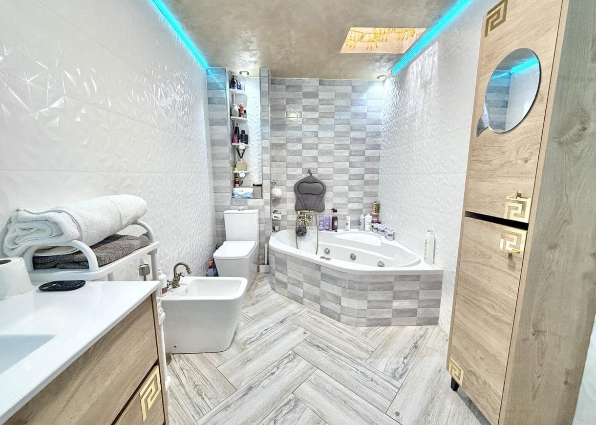 1 quarto Bungalow para venda em Torrevieja com garagem - 98 000 € (Ref: 9192541)