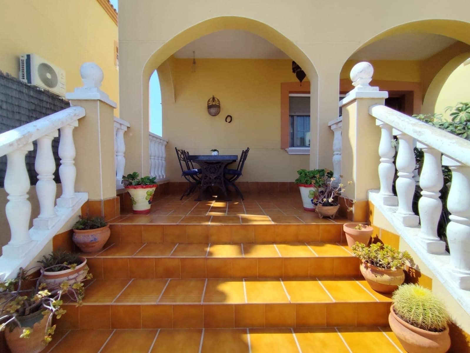 3 sypialnia Willa na sprzedaż w Torrevieja z basenem - 310 000 € (Ref: 9197901)