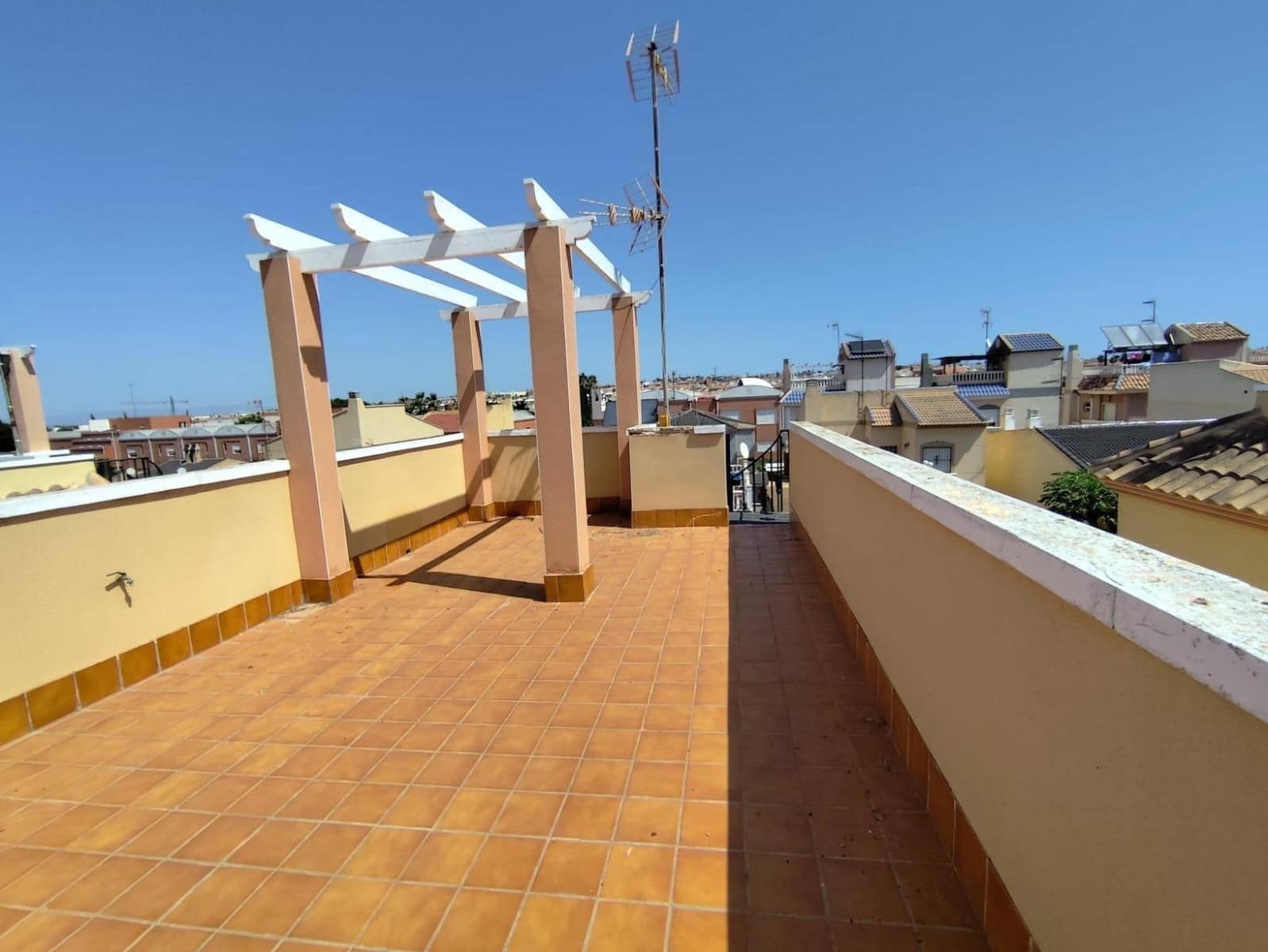 3 sypialnia Willa na sprzedaż w Torrevieja z basenem - 310 000 € (Ref: 9197901)
