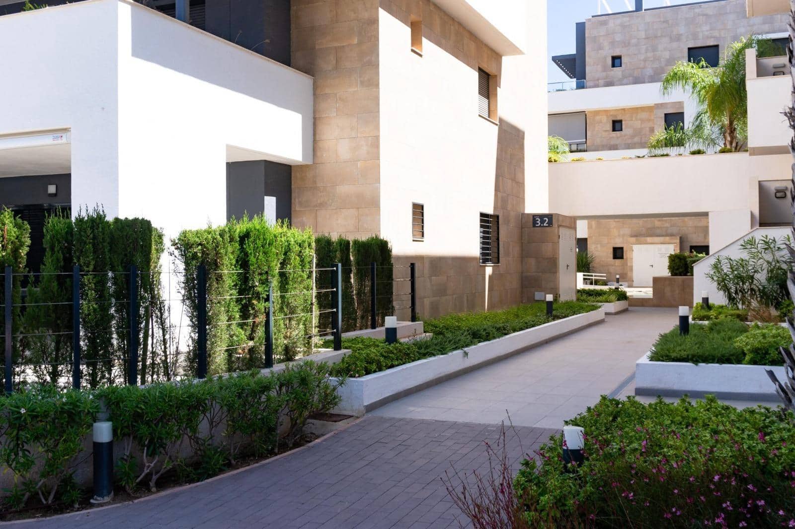 2 soverom Penthouse til salgs i Playa Flamenca med svømmebasseng - € 425 000 (Ref: 9199397)