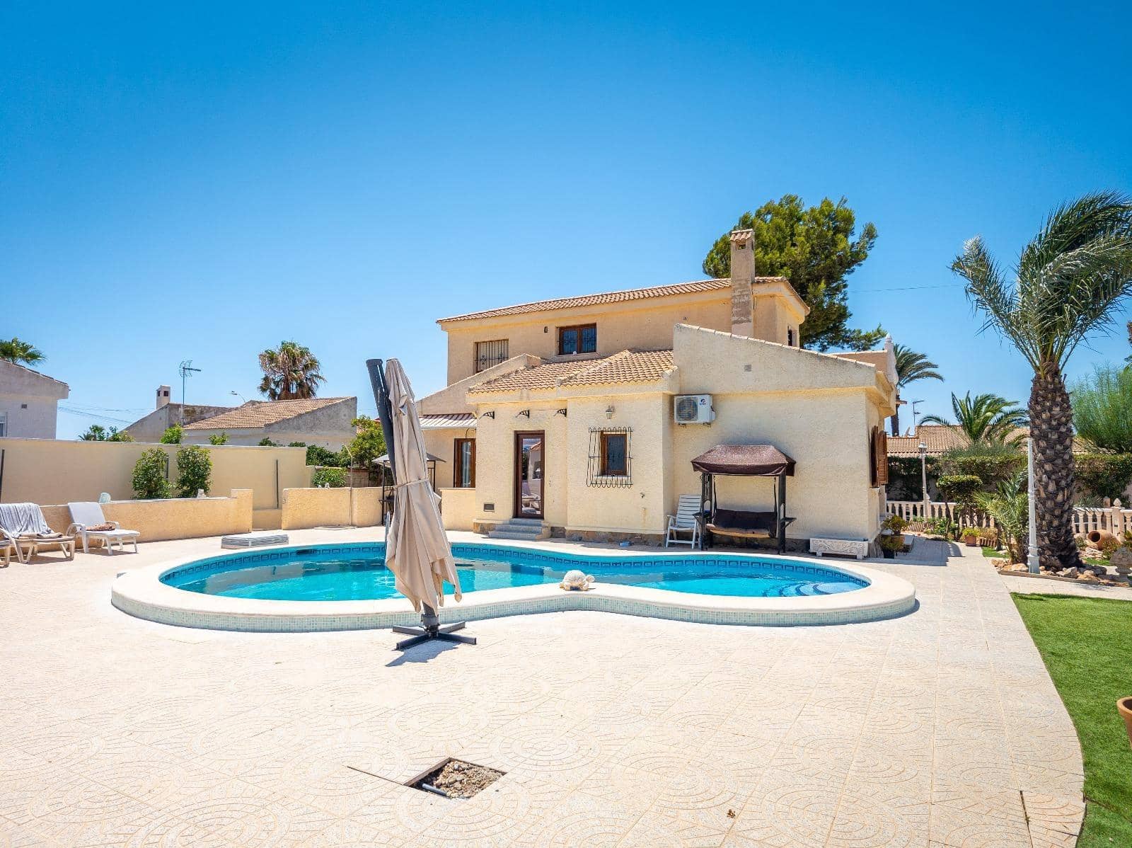 4 quarto Moradia para venda em El Chaparral com piscina garagem - 590 000 € (Ref: 9202591)