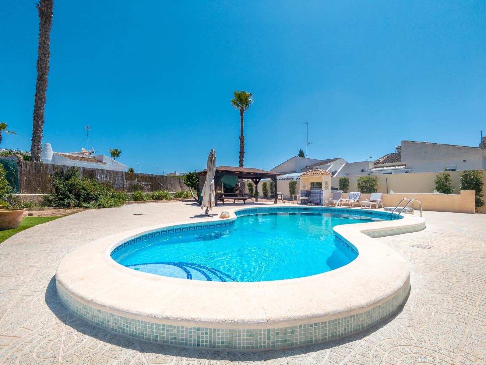 4 quarto Moradia para venda em El Chaparral com piscina garagem - 590 000 € (Ref: 9202591)