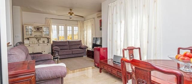 Chalet de 3 habitaciones en Las Ramblas Golf, Orihuela en venta con piscina - 395.000 € (Ref: 9206664)