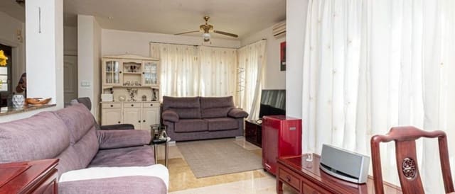 Chalet de 3 habitaciones en Las Ramblas Golf, Orihuela en venta con piscina - 395.000 € (Ref: 9206664)