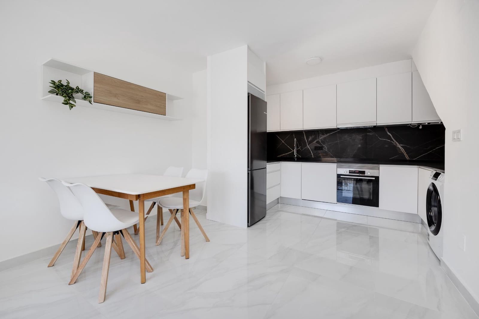 2 bedroom Penthouse for sale in El Limonar with pool - € 150,000 (Ref: 9206665)