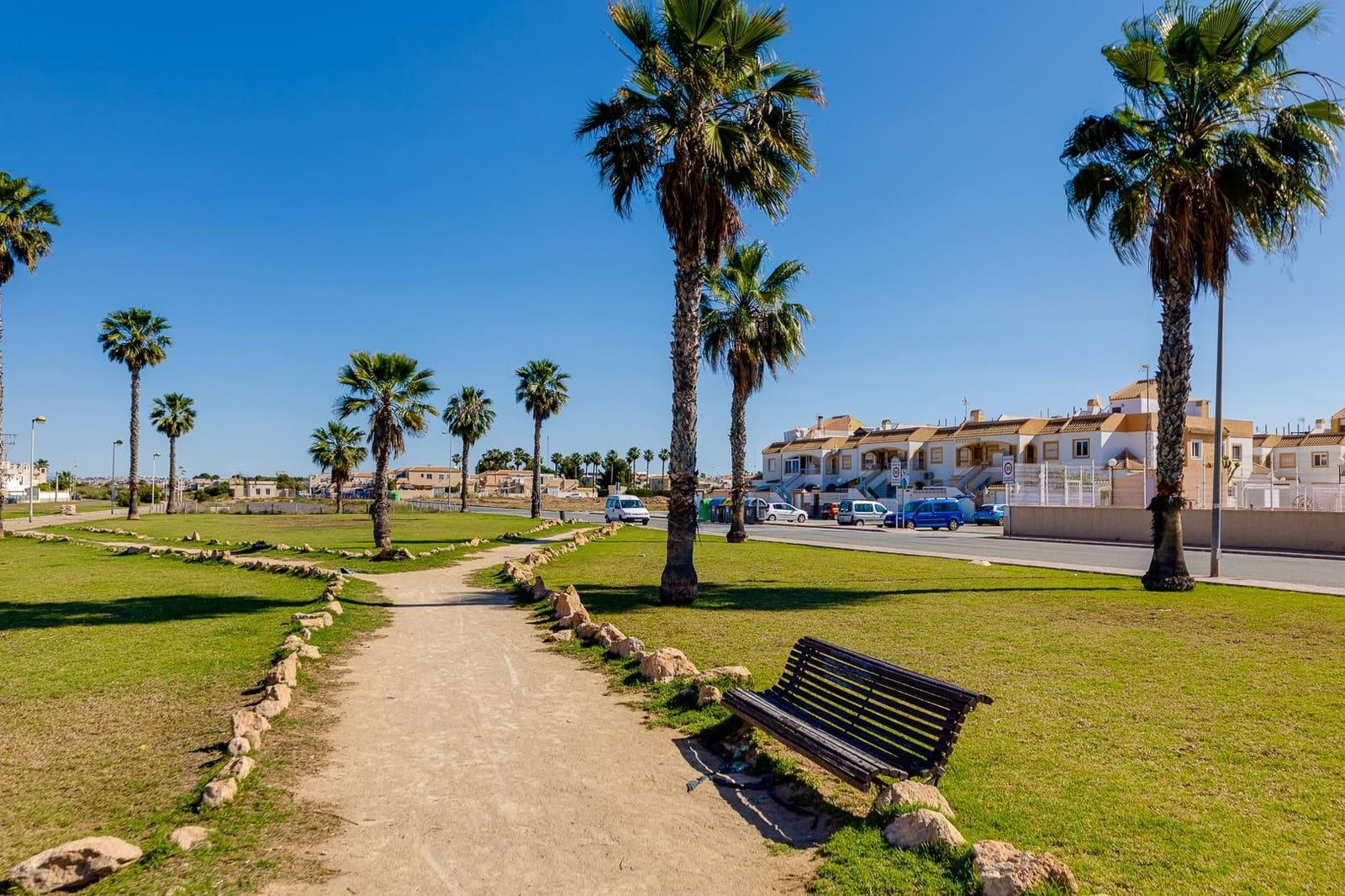 2 bedroom Penthouse for sale in El Limonar with pool - € 150,000 (Ref: 9206665)