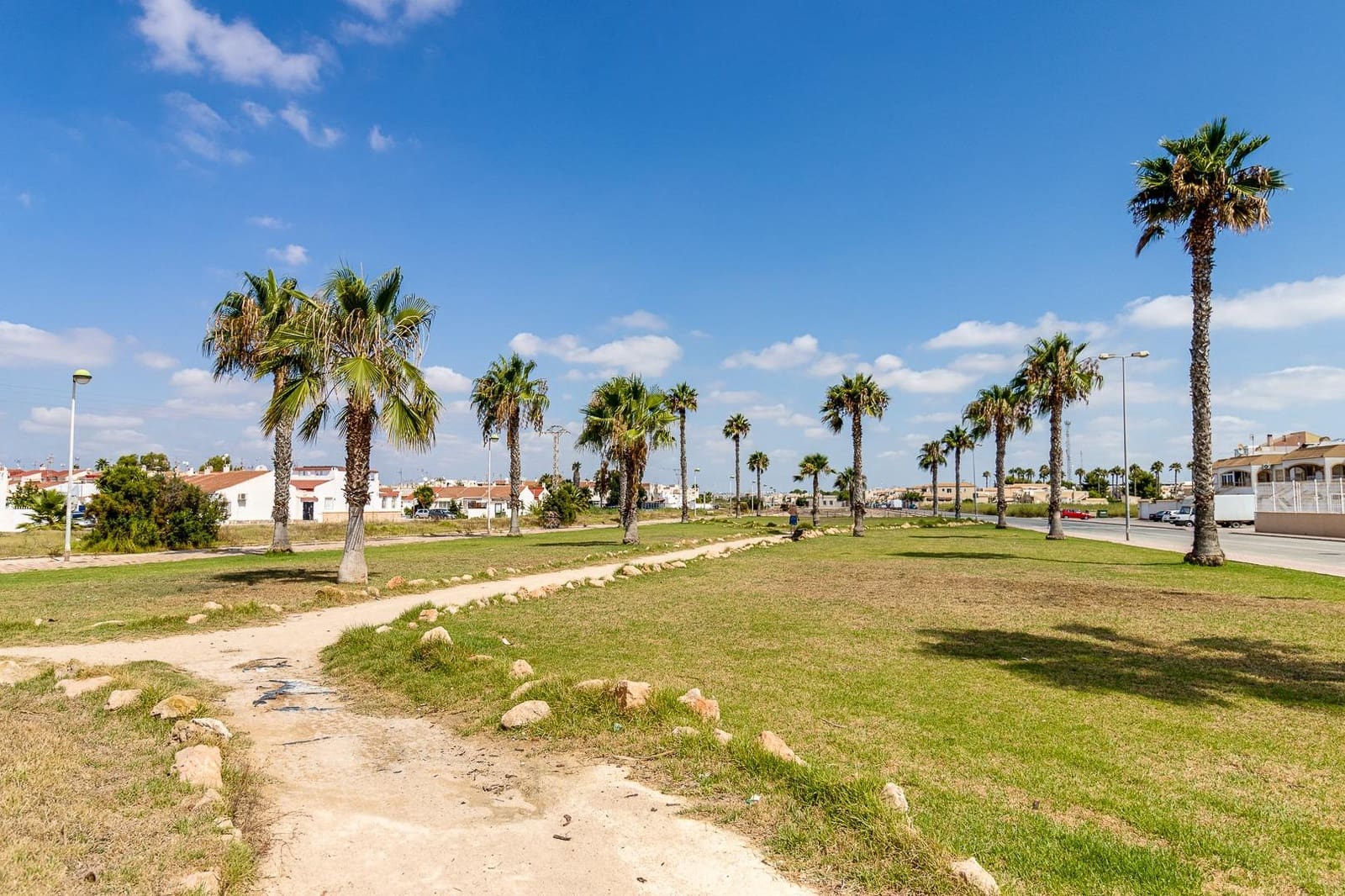 2 bedroom Penthouse for sale in El Limonar with pool - € 150,000 (Ref: 9206665)