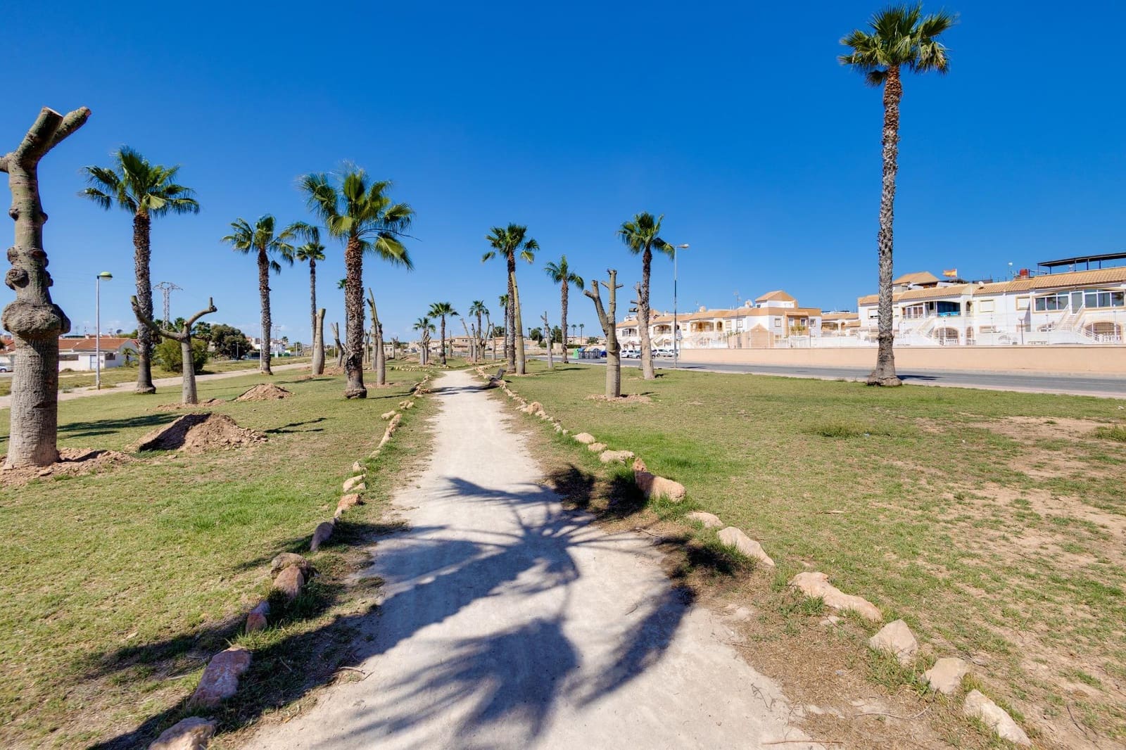 2 bedroom Penthouse for sale in El Limonar with pool - € 150,000 (Ref: 9206665)