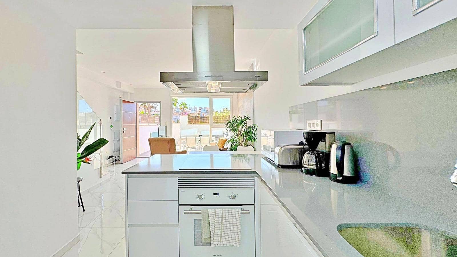 3 soveværelse Rækkehus til salg i Torrevieja med swimmingpool - € 339.000 (Ref: 9208482)