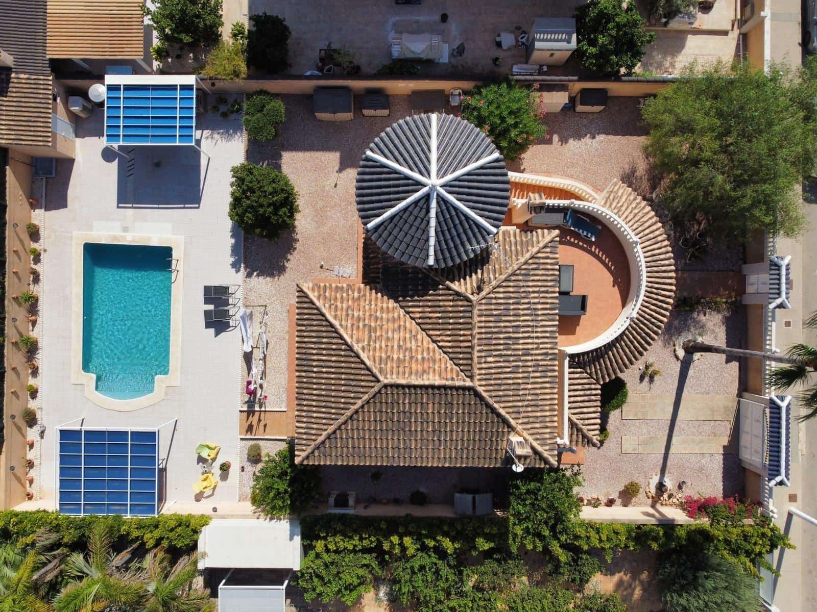 4 sovrum Villa till salu i La Zenia med pool garage - 570 000 € (Ref: 9215257)