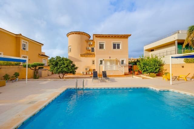 4 sovrum Villa till salu i La Zenia, Orihuela med pool garage - 570 000 € (Ref: 9215257)