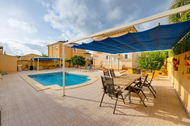 4 sovrum Villa till salu i La Zenia, Orihuela med pool garage - 570 000 € (Ref: 9215257)