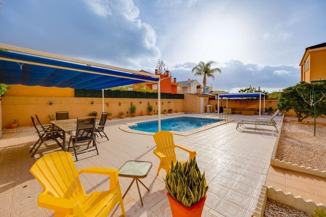 4 sovrum Villa till salu i La Zenia, Orihuela med pool garage - 570 000 € (Ref: 9215257)