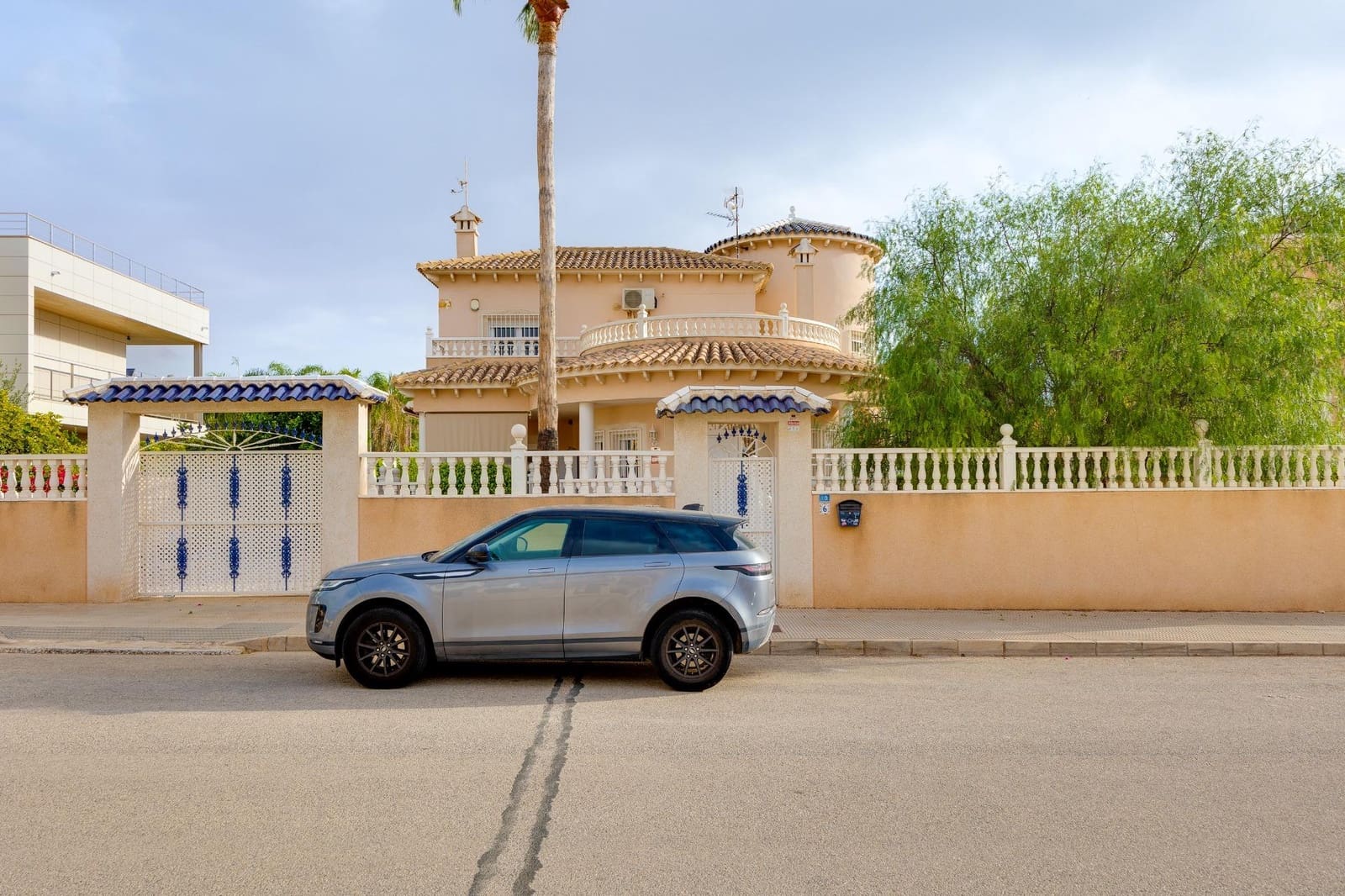 4 sovrum Villa till salu i La Zenia med pool garage - 570 000 € (Ref: 9215257)