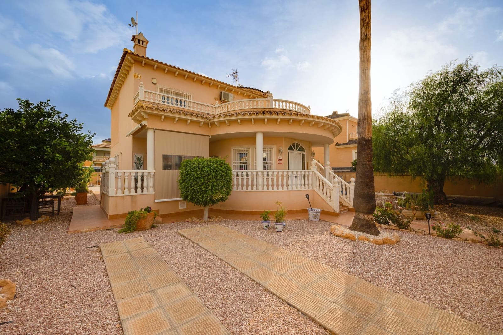 4 sovrum Villa till salu i La Zenia med pool garage - 570 000 € (Ref: 9215257)