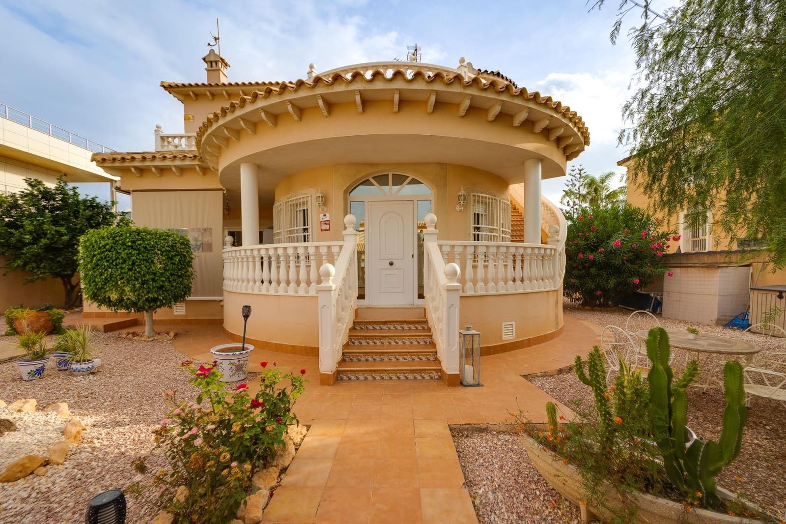 4 sovrum Villa till salu i La Zenia med pool garage - 570 000 € (Ref: 9215257)