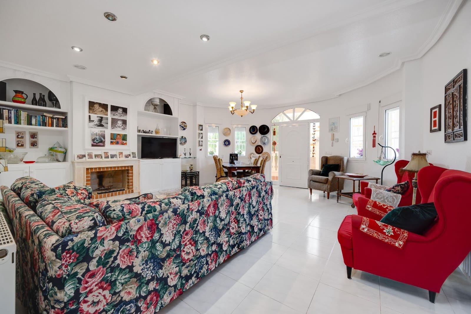 4 sovrum Villa till salu i La Zenia med pool garage - 570 000 € (Ref: 9215257)