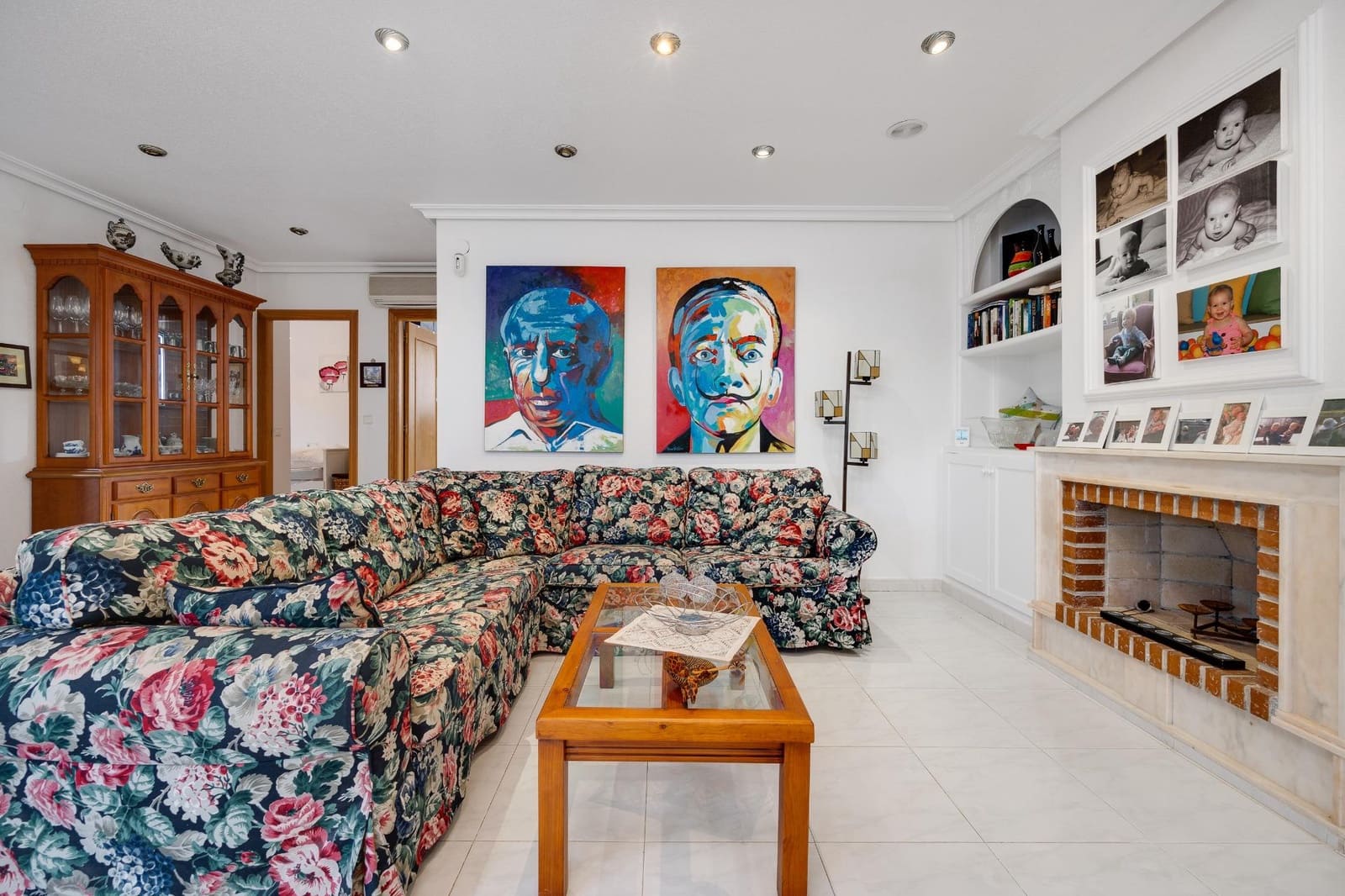 4 sovrum Villa till salu i La Zenia med pool garage - 570 000 € (Ref: 9215257)