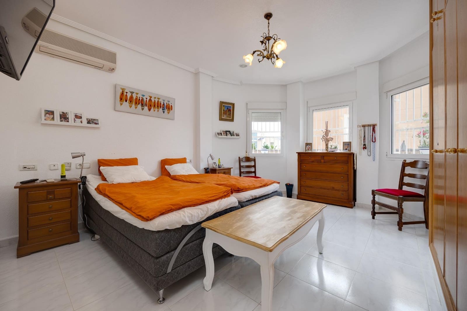 4 sovrum Villa till salu i La Zenia med pool garage - 570 000 € (Ref: 9215257)