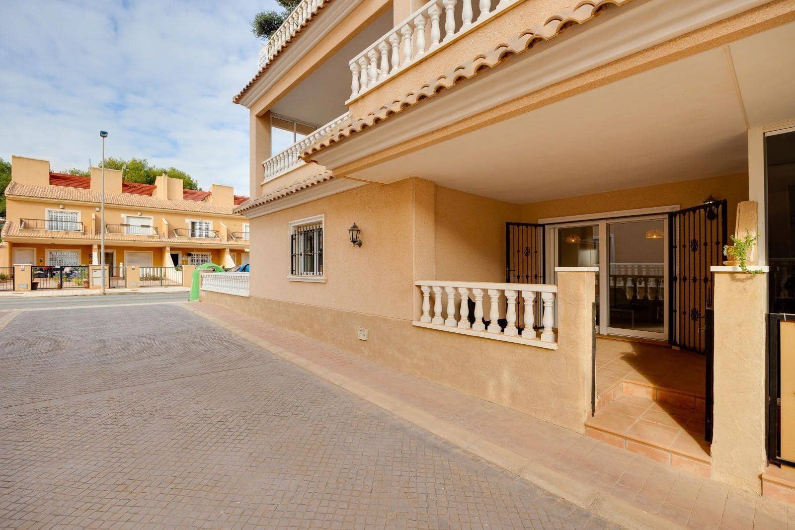 3 slaapkamer Appartement te koop in Playa Flamenca met zwembad garage - € 239.969 (Ref: 9226918)
