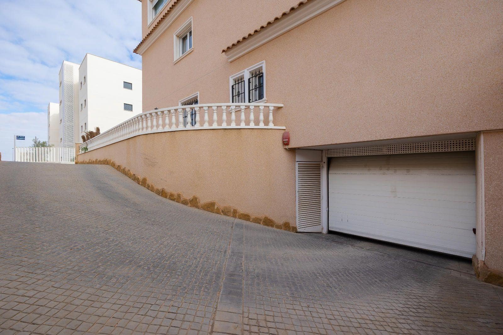3 slaapkamer Appartement te koop in Playa Flamenca met zwembad garage - € 239.969 (Ref: 9226918)