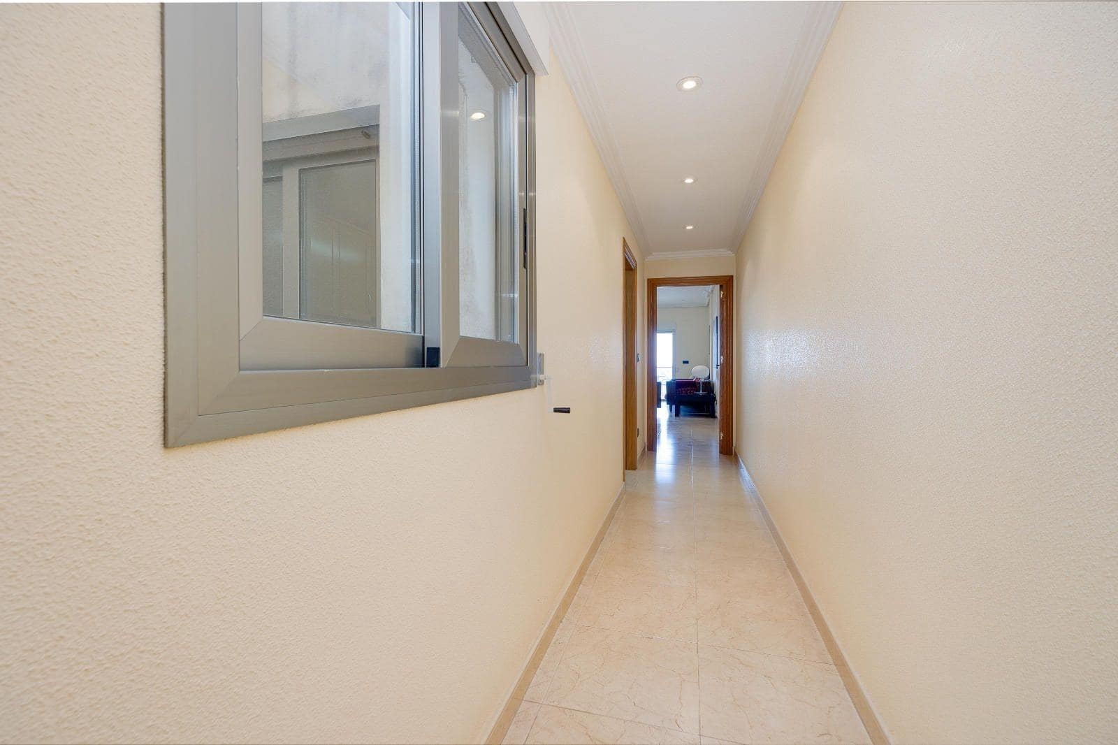 3 bedroom Penthouse for sale in Torrevieja with garage - € 430,000 (Ref: 9236758)