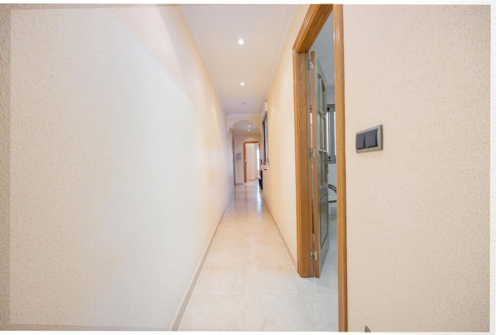 3 bedroom Penthouse for sale in Torrevieja with garage - € 430,000 (Ref: 9236758)