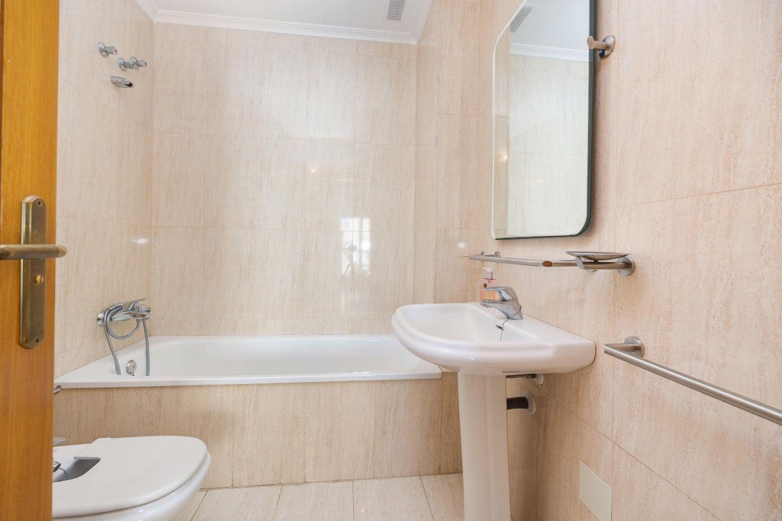 3 bedroom Penthouse for sale in Torrevieja with garage - € 430,000 (Ref: 9236758)