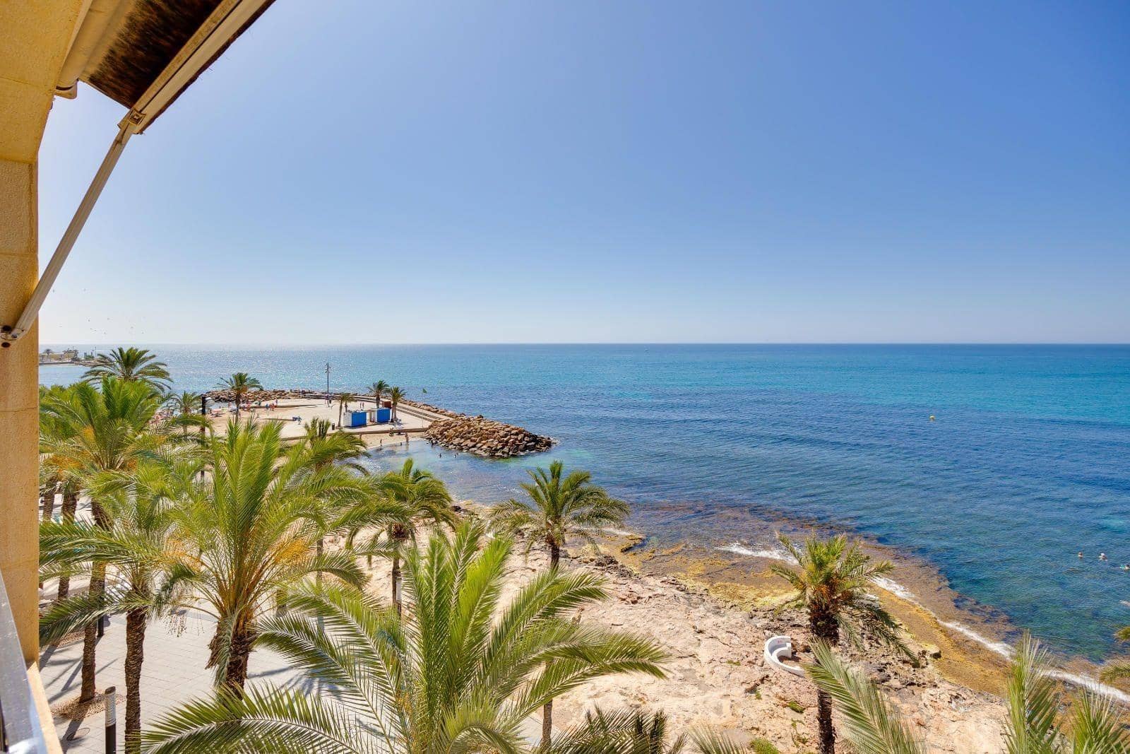 3 bedroom Penthouse for sale in Torrevieja with garage - € 430,000 (Ref: 9236758)