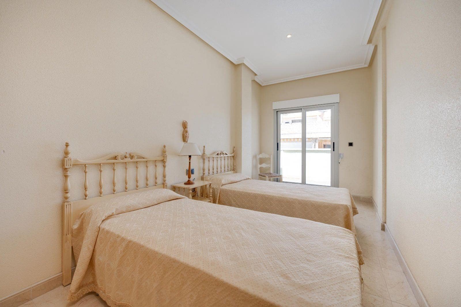 3 bedroom Penthouse for sale in Torrevieja with garage - € 430,000 (Ref: 9236758)