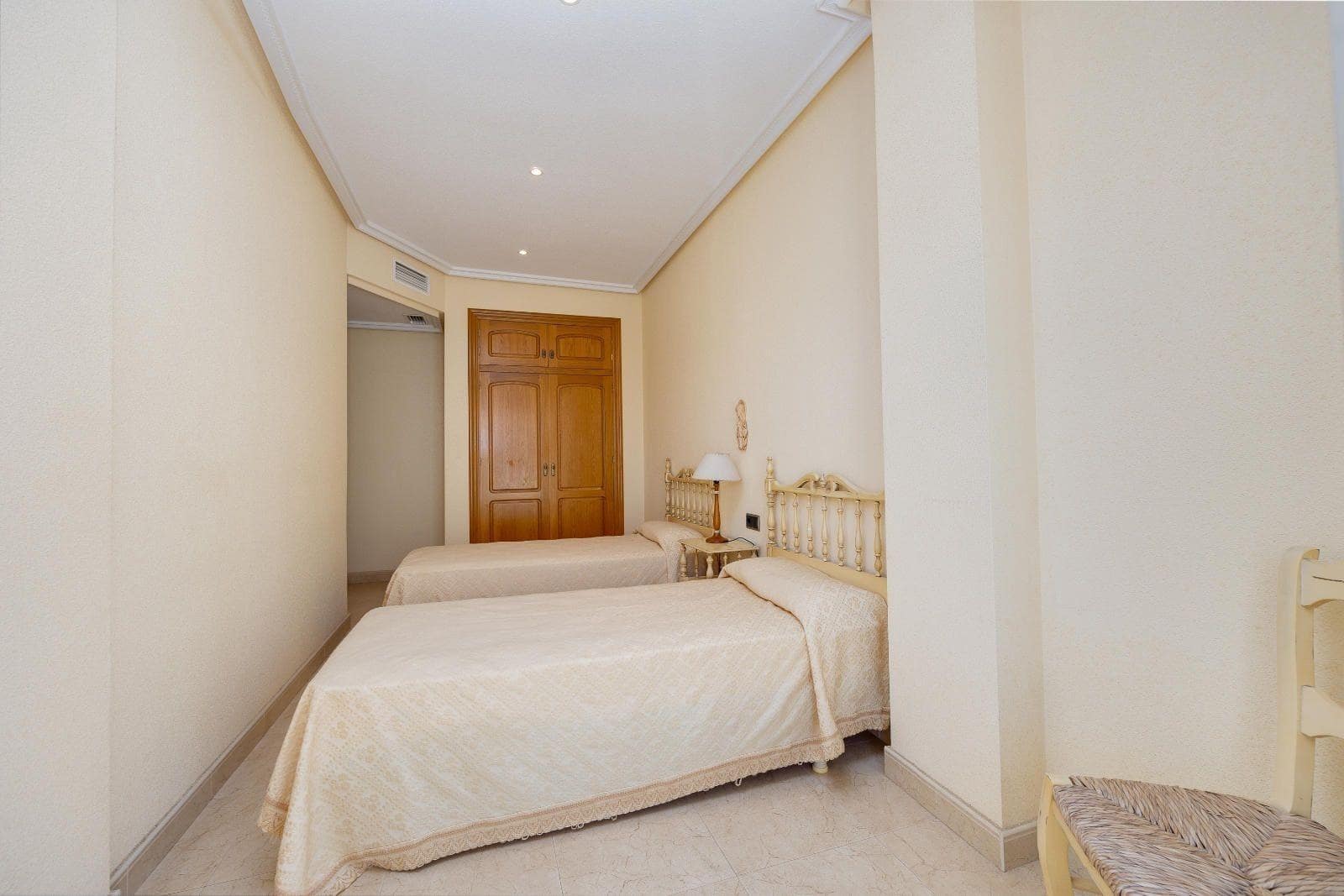 3 bedroom Penthouse for sale in Torrevieja with garage - € 430,000 (Ref: 9236758)