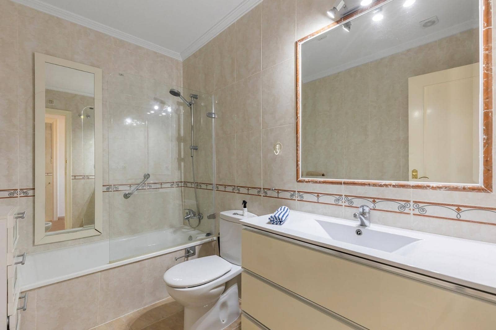 2 slaapkamer Penthouse te koop in Orihuela Costa met zwembad garage - € 299.900 (Ref: 9240253)